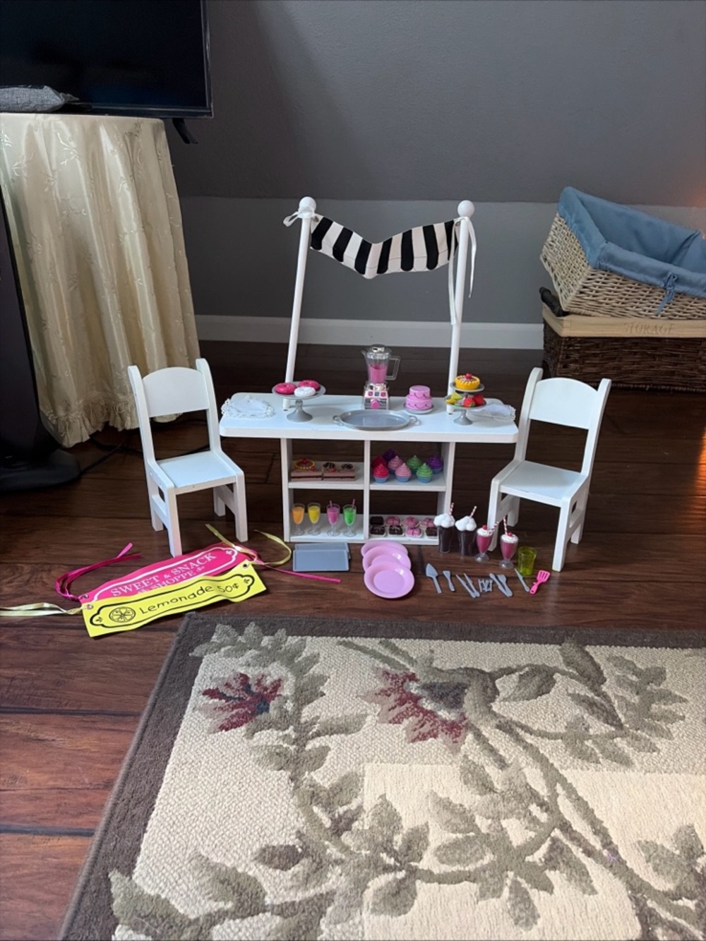 Children's White Wooden Lemonade Stand Playset with Chairs - Pink Accents